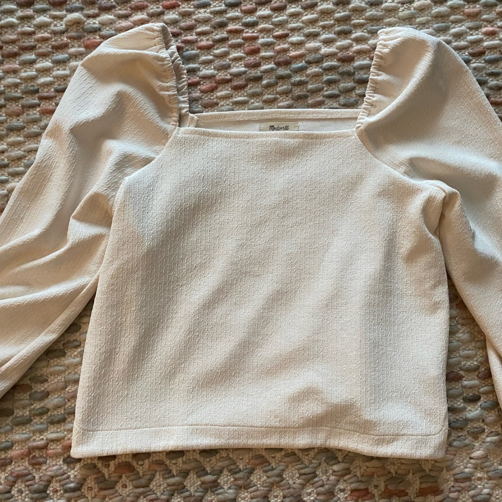 Crepe square neck puff sleeve top